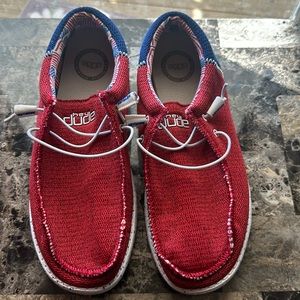 Hey dude Wally patriotic size 10 m used